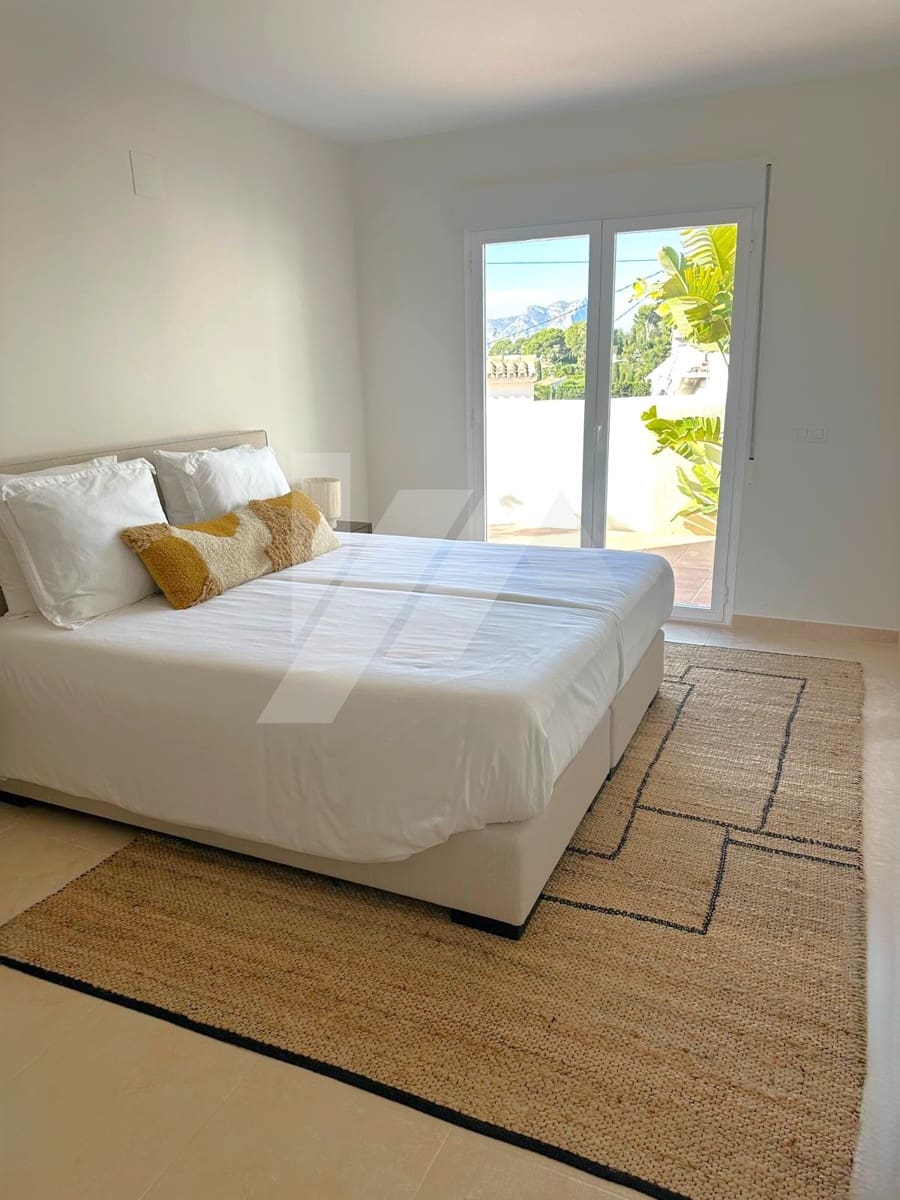 3 bedroom Villa for sale in Benissa with pool garage - € 1,450,000 (Ref: 9935129)