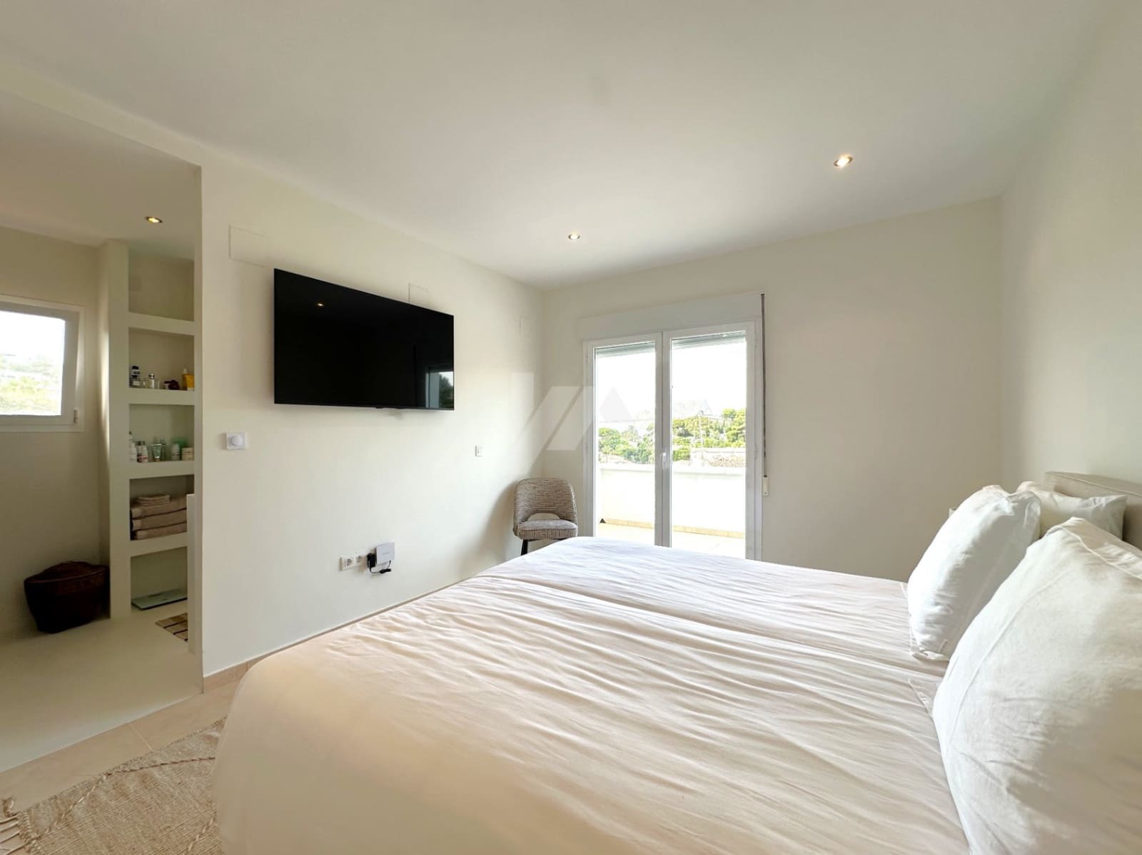 3 bedroom Villa for sale in Benissa with pool garage - € 1,450,000 (Ref: 9935129)