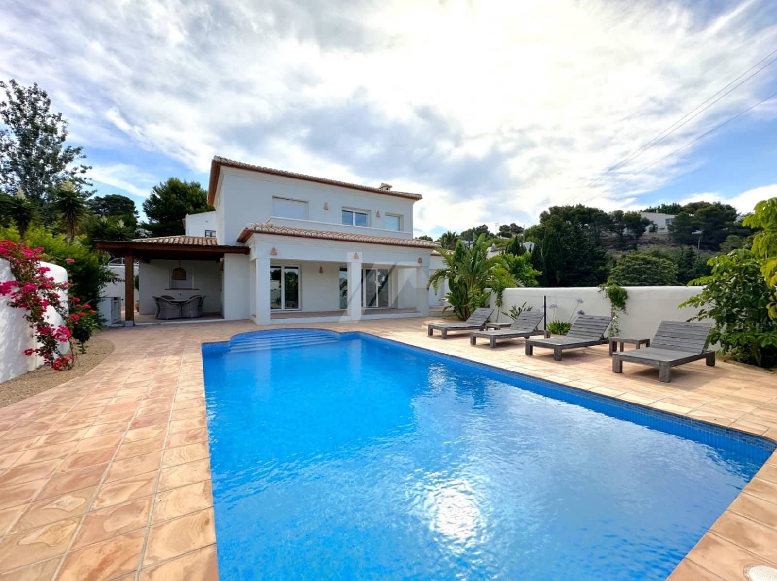 3 bedroom Villa for sale in Benissa with pool garage - € 1,450,000 (Ref: 9935129)