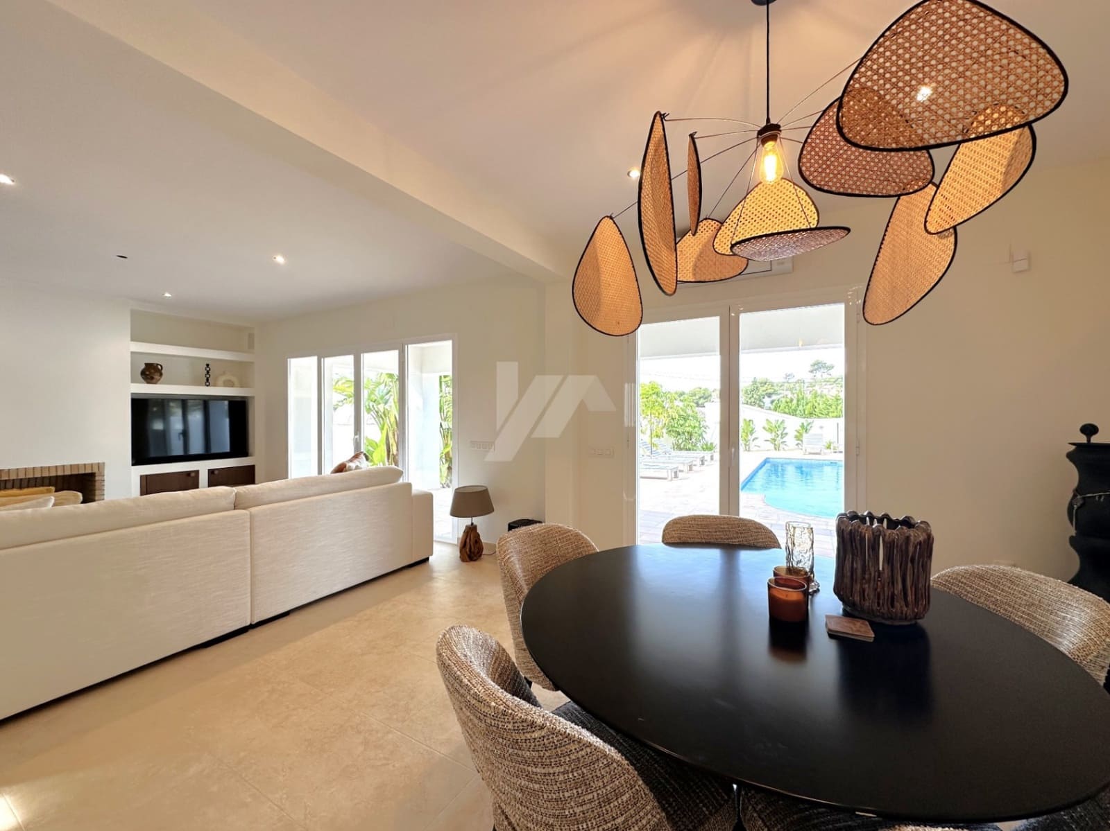 3 bedroom Villa for sale in Benissa with pool garage - € 1,450,000 (Ref: 9935129)