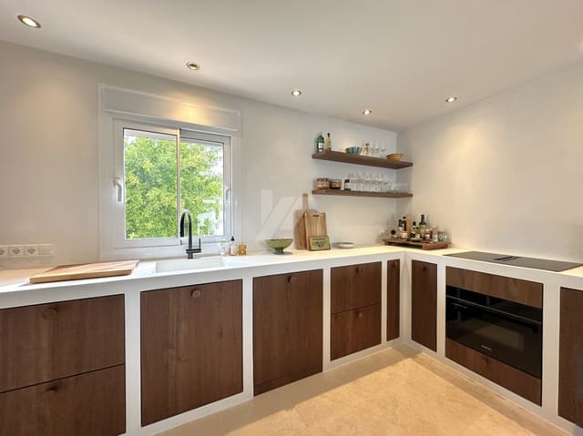 3 soveværelse Villa til salg i Benissa med swimmingpool garage - € 1.450.000 (Ref: 9935129)