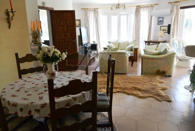6 bedroom Villa for sale in Calpe / Calp with pool garage - € 590,000 (Ref: 9956545)