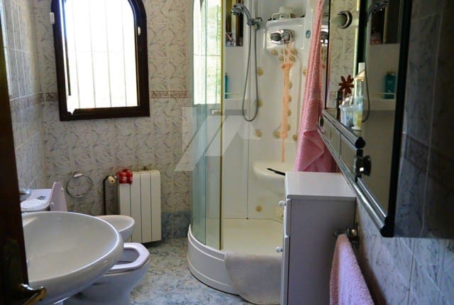 6 bedroom Villa for sale in Calpe / Calp with pool garage - € 590,000 (Ref: 9956545)
