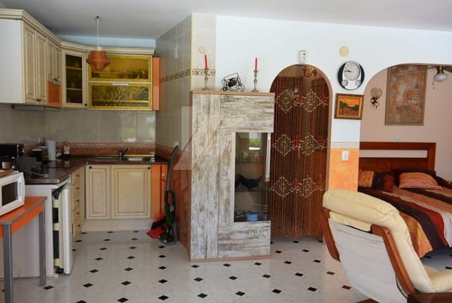 6 bedroom Villa for sale in Calpe / Calp with pool garage - € 590,000 (Ref: 9956545)