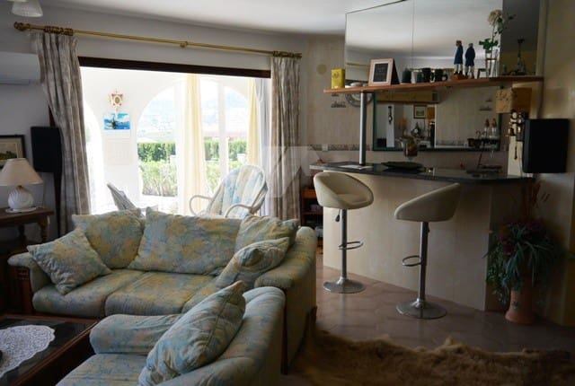 6 bedroom Villa for sale in Calpe / Calp with pool garage - € 590,000 (Ref: 9956545)