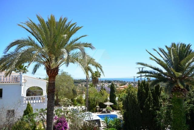 6 bedroom Villa for sale in Calpe / Calp with pool garage - € 590,000 (Ref: 9956545)