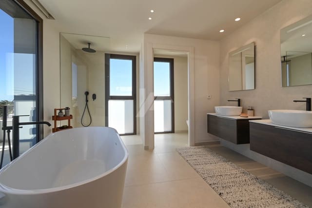 Chalet de 3 habitaciones en Pinar del Advocat - Cometa, Teulada-Moraira en venta con piscina garaje - 1.750.000 € (Ref: 9977900)