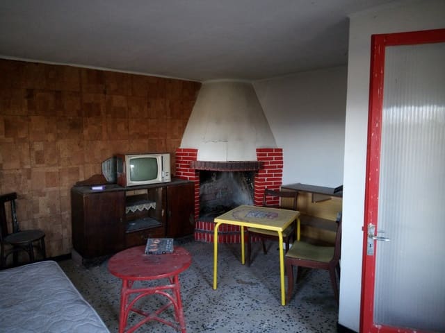 3 bedroom Finca/Country House for sale in Móra d'Ebre - € 80,000 (Ref: 7396499)