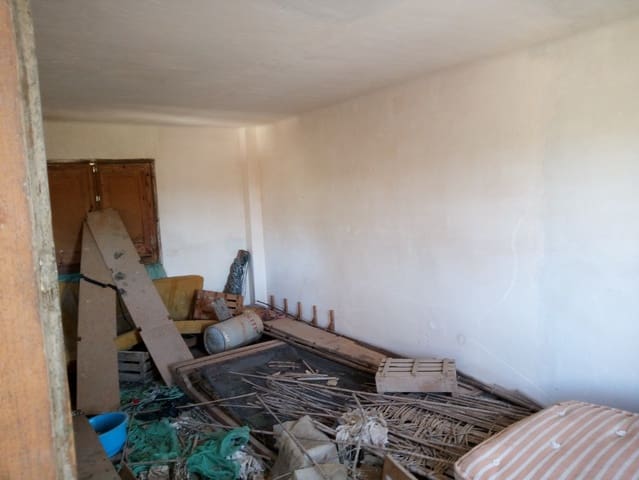 3 bedroom Finca/Country House for sale in Móra d'Ebre - € 80,000 (Ref: 7396499)