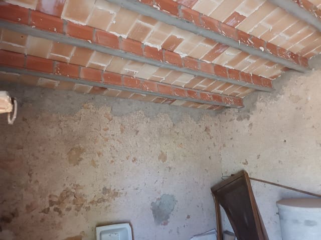 Finca/Country House for sale in Ginestar - € 25,000 (Ref: 7482375)