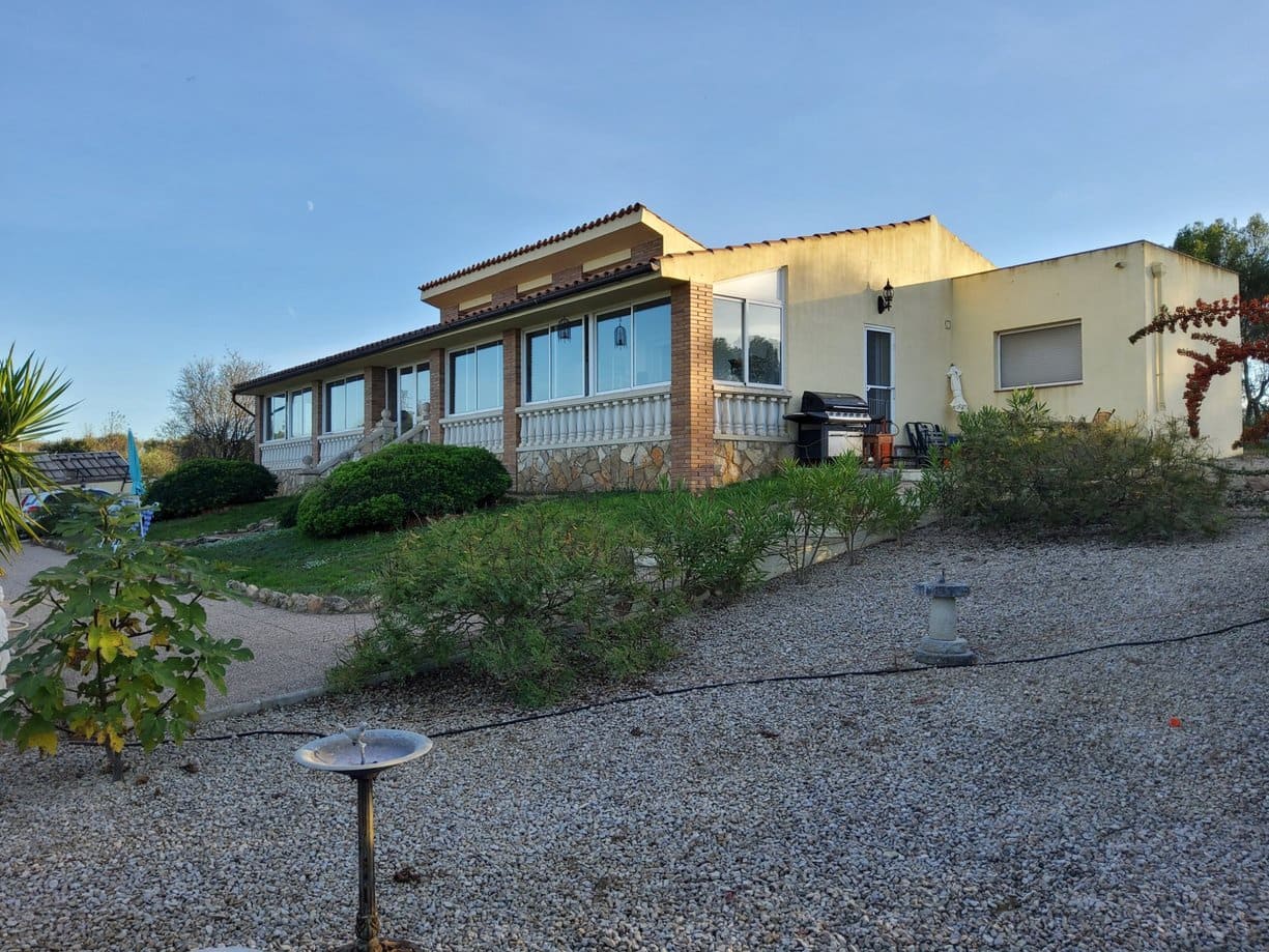 3 bedroom Finca/Country House for sale in Ginestar with pool garage €