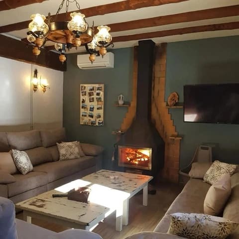 4 bedroom Hotel for sale in Caseres with garage - € 475,000 (Ref: 8155667)