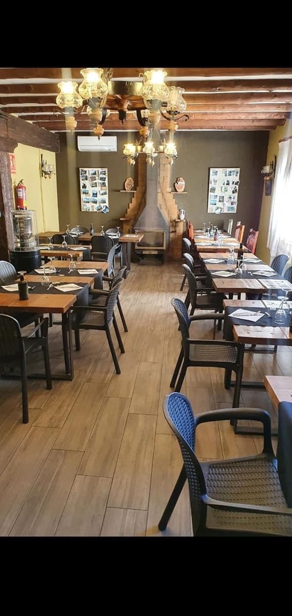 4 camera da letto Hotel in vendita in Caseres con garage - 475.000 € (Rif: 8155667)