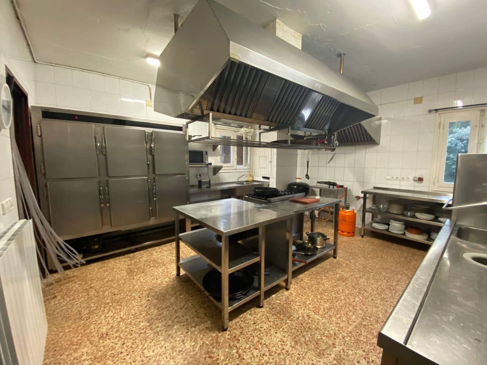 4 camera da letto Hotel in vendita in Caseres con garage - 475.000 € (Rif: 8155667)