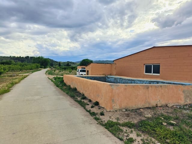 Finca/Country House for sale in Ginestar - € 59,000 (Ref: 8308960)