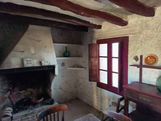 3 soveværelse Finca/Landehus til salg i Flix - € 95.000 (Ref: 8837134)