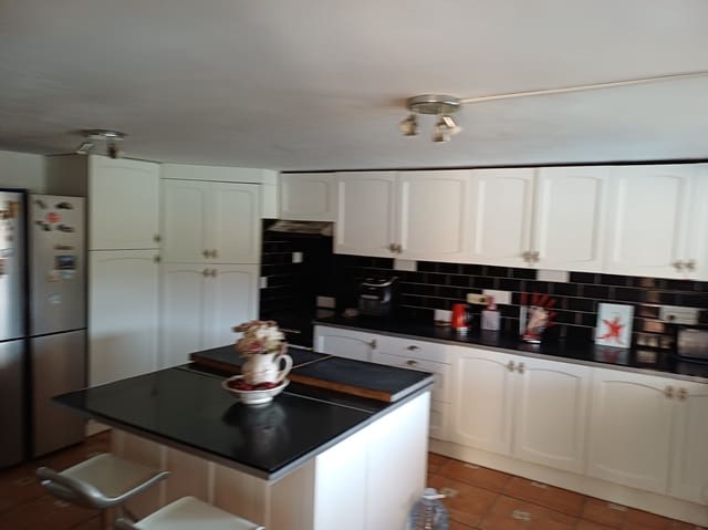 4 bedroom Finca/Country House for sale in Riba-roja d'Ebre with pool - € 275,000 (Ref: 9107310)