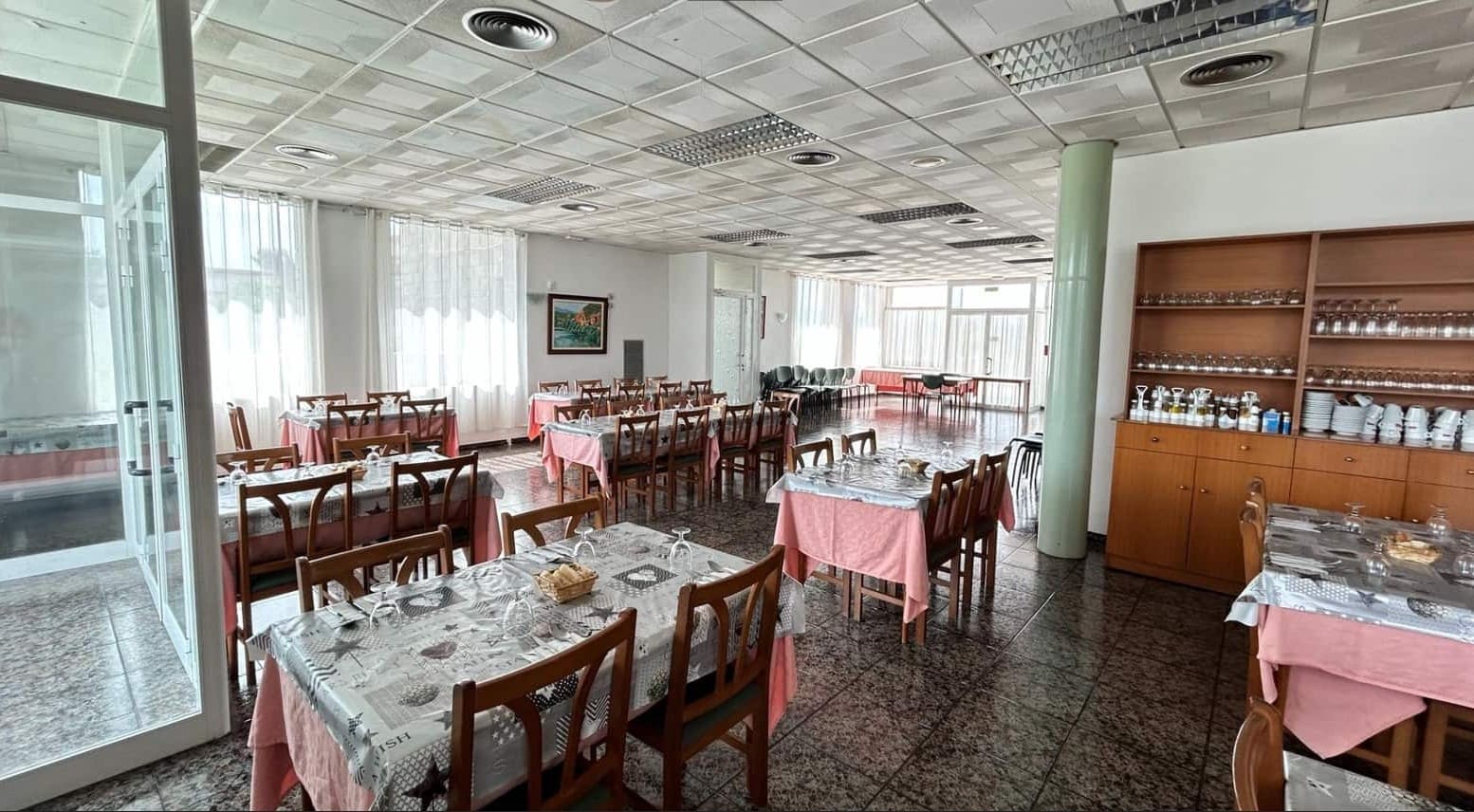 18 chambre Entreprise à vendre à Mora la Nova - 950 000 € (Ref: 9669082)