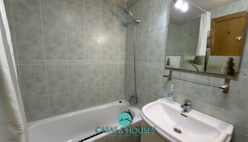 2 soveværelse Lejlighed til salg i La Manga del Mar Menor med swimmingpool garage - € 185.000 (Ref: 10009975)