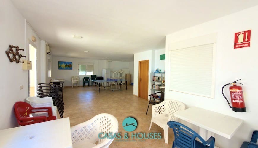 2 soveværelse Lejlighed til salg i La Manga del Mar Menor med swimmingpool garage - € 185.000 (Ref: 10009975)