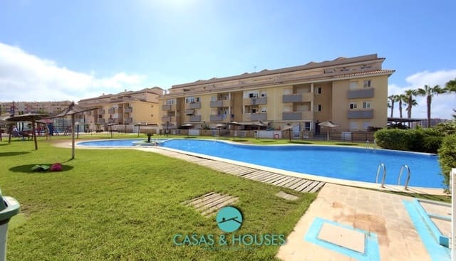 2 soveværelse Lejlighed til salg i La Manga del Mar Menor med swimmingpool garage - € 185.000 (Ref: 10009975)