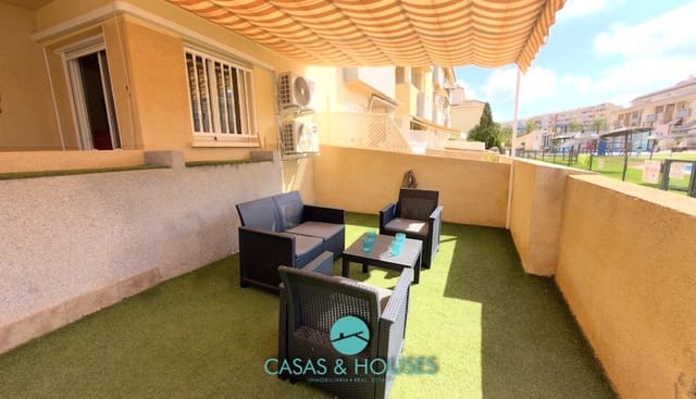 2 soveværelse Lejlighed til salg i La Manga del Mar Menor med swimmingpool garage - € 185.000 (Ref: 10009975)