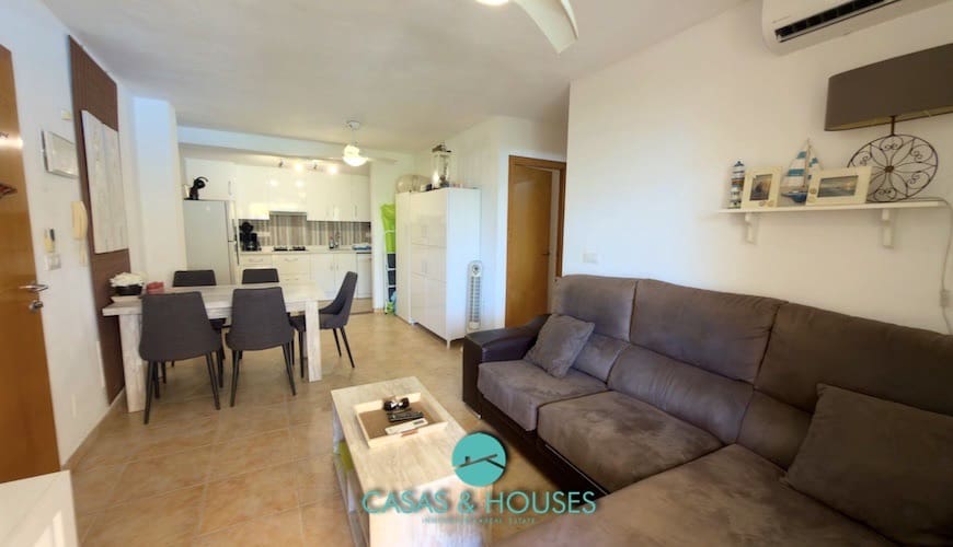 2 soveværelse Lejlighed til salg i La Manga del Mar Menor med swimmingpool garage - € 185.000 (Ref: 10009975)