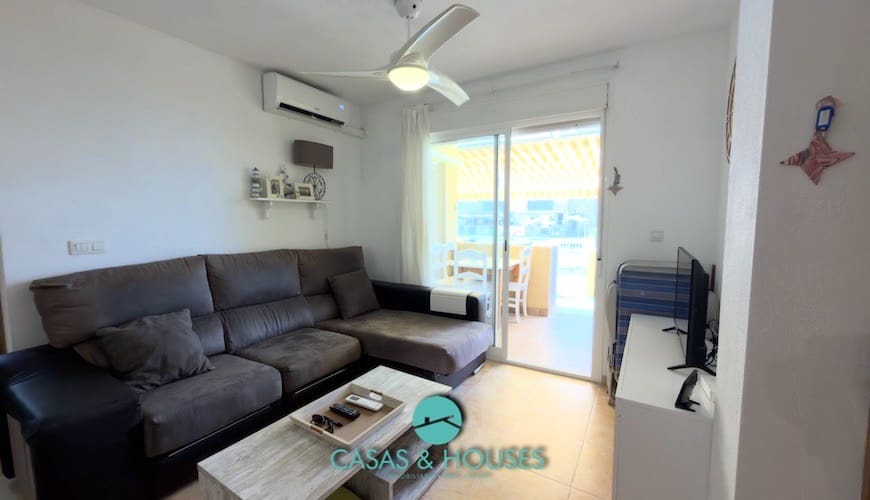 2 soveværelse Lejlighed til salg i La Manga del Mar Menor med swimmingpool garage - € 185.000 (Ref: 10009975)
