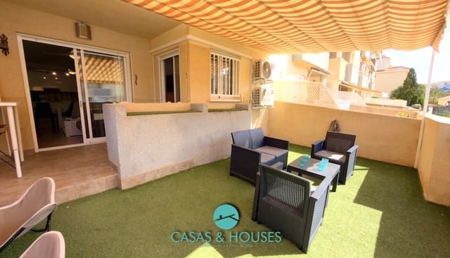 2 soveværelse Lejlighed til salg i La Manga del Mar Menor med swimmingpool garage - € 185.000 (Ref: 10009975)