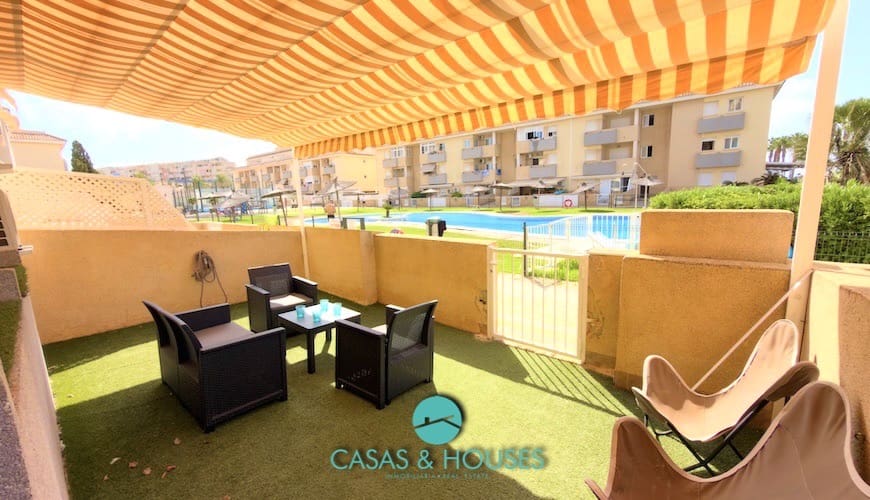 2 soveværelse Lejlighed til salg i La Manga del Mar Menor med swimmingpool garage - € 185.000 (Ref: 10009975)