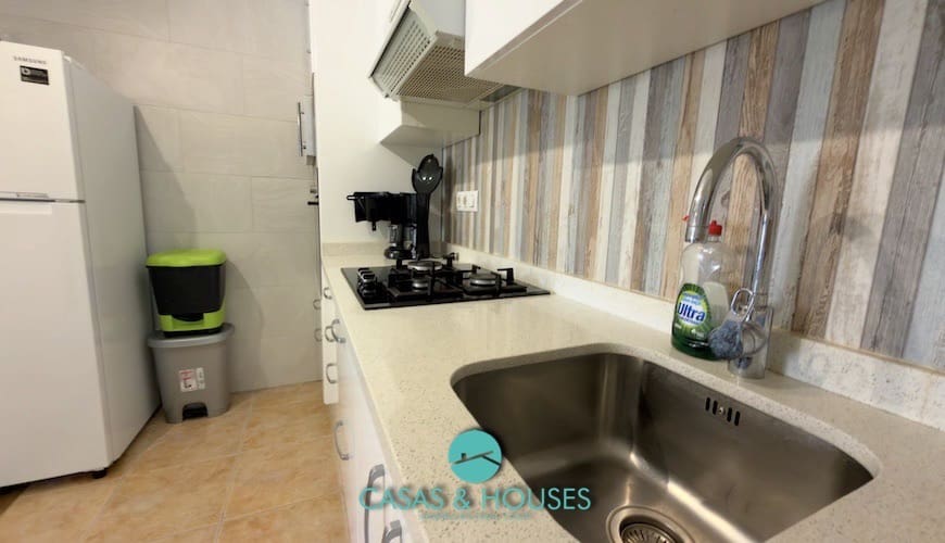 2 soveværelse Lejlighed til salg i La Manga del Mar Menor med swimmingpool garage - € 185.000 (Ref: 10009975)