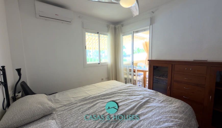 2 soveværelse Lejlighed til salg i La Manga del Mar Menor med swimmingpool garage - € 185.000 (Ref: 10009975)