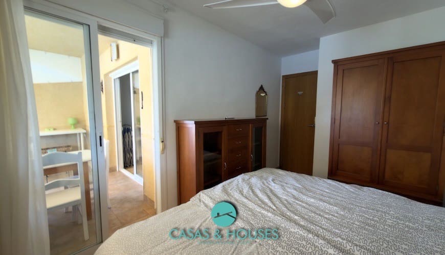 2 soveværelse Lejlighed til salg i La Manga del Mar Menor med swimmingpool garage - € 185.000 (Ref: 10009975)