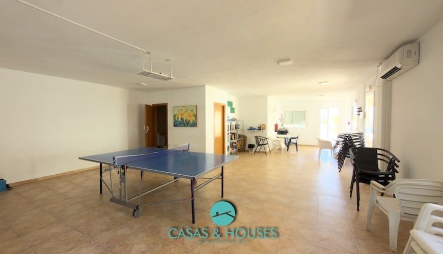 2 soveværelse Lejlighed til salg i La Manga del Mar Menor med swimmingpool garage - € 185.000 (Ref: 10009975)