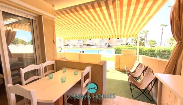 2 soveværelse Lejlighed til salg i La Manga del Mar Menor med swimmingpool garage - € 185.000 (Ref: 10009975)
