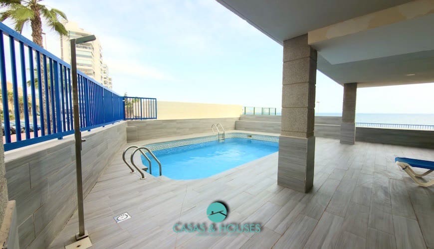 2 soverom Leilighet til salgs i La Manga del Mar Menor med svømmebasseng garasje - € 190 000 (Ref: 10009977)