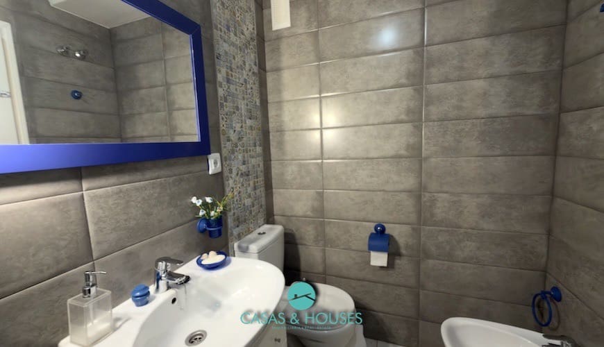 2 soverom Leilighet til salgs i La Manga del Mar Menor med svømmebasseng garasje - € 190 000 (Ref: 10009977)