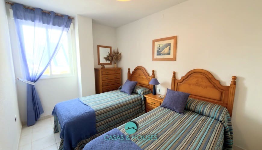 2 soverom Leilighet til salgs i La Manga del Mar Menor med svømmebasseng garasje - € 190 000 (Ref: 10009977)