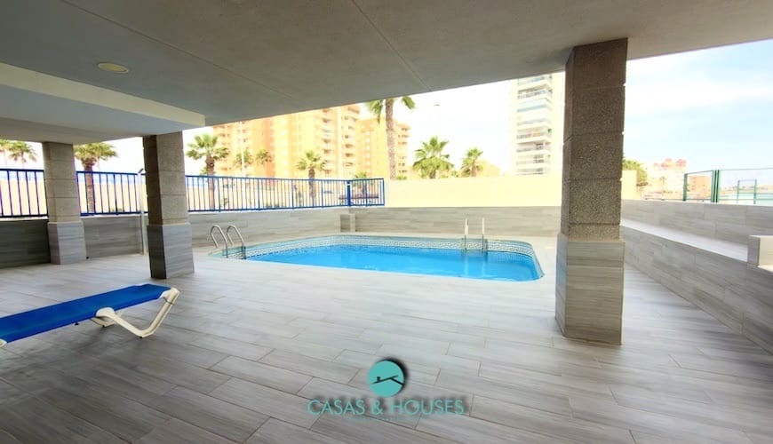 2 soverom Leilighet til salgs i La Manga del Mar Menor med svømmebasseng garasje - € 190 000 (Ref: 10009977)