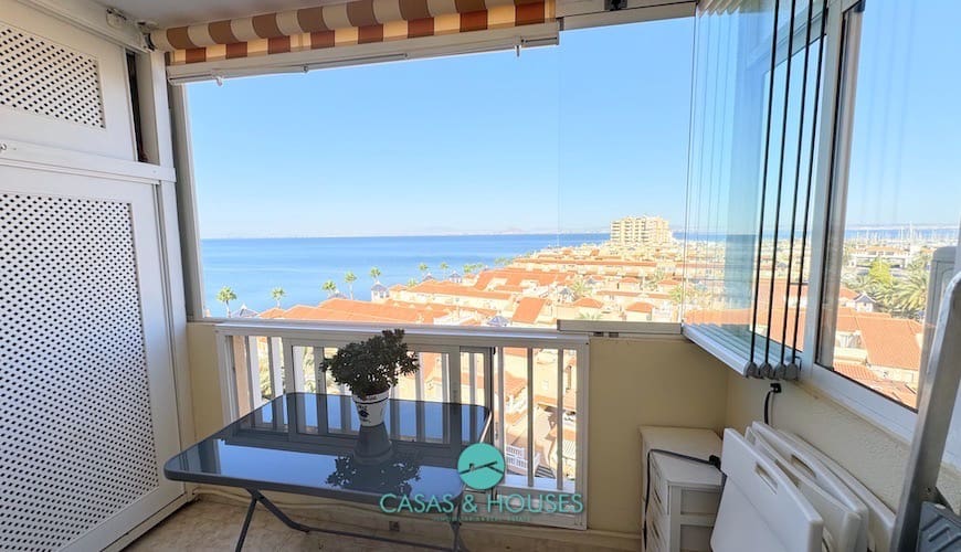3 chambre Appartement à vendre à La Manga del Mar Menor avec piscine garage - 240 000 € (Ref: 10062552)