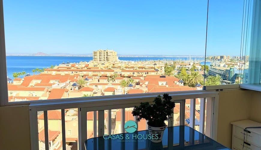 3 chambre Appartement à vendre à La Manga del Mar Menor avec piscine garage - 240 000 € (Ref: 10062552)