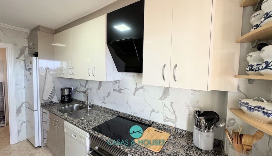 3 chambre Appartement à vendre à La Manga del Mar Menor avec piscine garage - 240 000 € (Ref: 10062552)