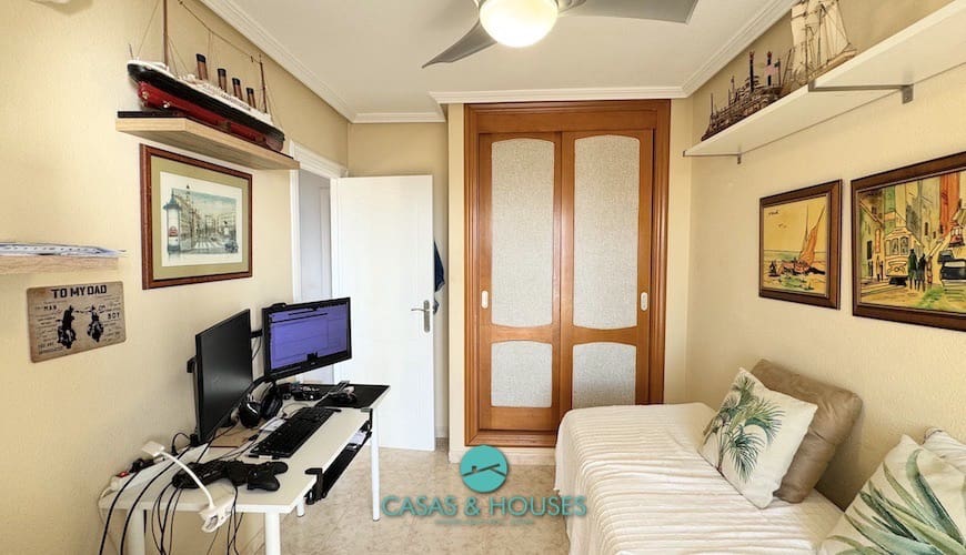 3 chambre Appartement à vendre à La Manga del Mar Menor avec piscine garage - 240 000 € (Ref: 10062552)