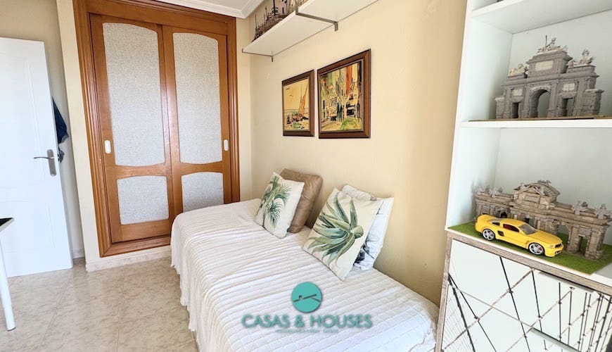 3 chambre Appartement à vendre à La Manga del Mar Menor avec piscine garage - 240 000 € (Ref: 10062552)