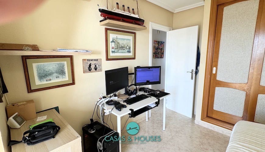 3 chambre Appartement à vendre à La Manga del Mar Menor avec piscine garage - 240 000 € (Ref: 10062552)
