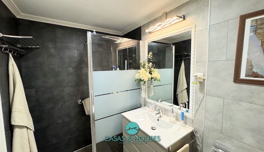 3 chambre Appartement à vendre à La Manga del Mar Menor avec piscine garage - 240 000 € (Ref: 10062552)