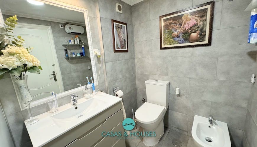3 chambre Appartement à vendre à La Manga del Mar Menor avec piscine garage - 240 000 € (Ref: 10062552)