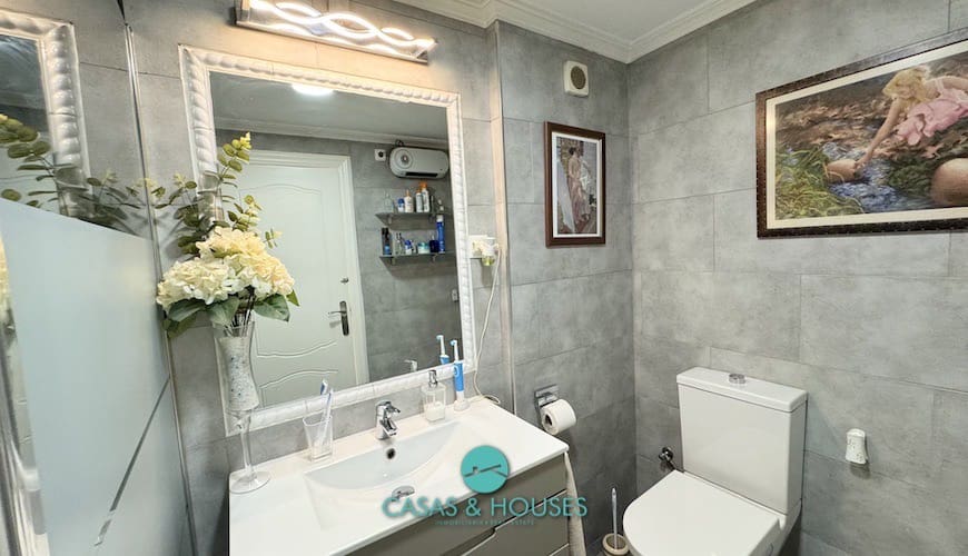 3 chambre Appartement à vendre à La Manga del Mar Menor avec piscine garage - 240 000 € (Ref: 10062552)