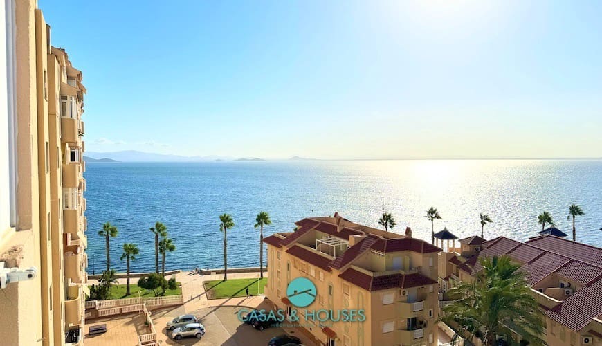 3 chambre Appartement à vendre à La Manga del Mar Menor avec piscine garage - 240 000 € (Ref: 10062552)