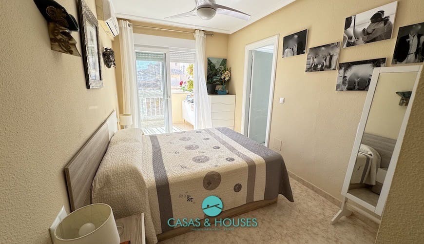 3 chambre Appartement à vendre à La Manga del Mar Menor avec piscine garage - 240 000 € (Ref: 10062552)